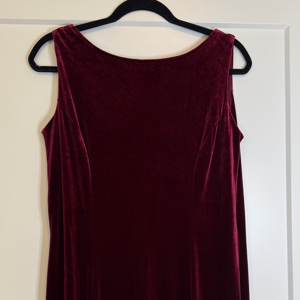 A. Byer Vintage Burgundy Velvet Sleeveless Dress with Handkerchief Hem - Picture 5 of 11